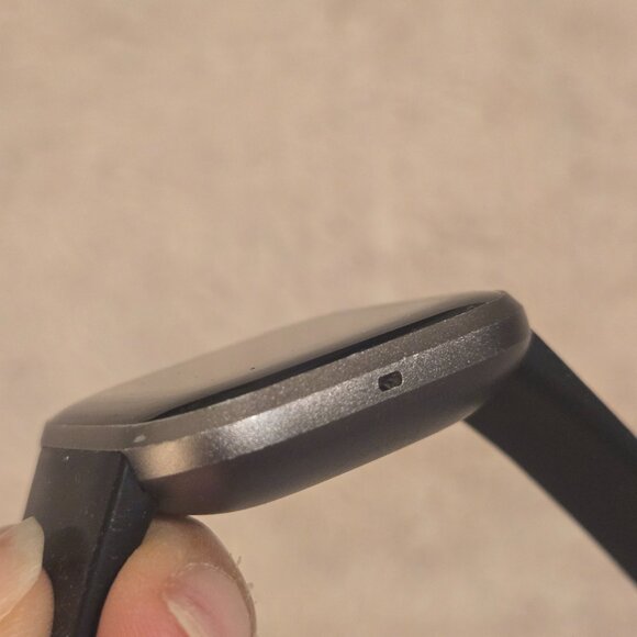 Fitbit Versa 2 Smartwatch Plus Tons of New/Pre-Owned Bands & Accessories - Picture 6 of 15